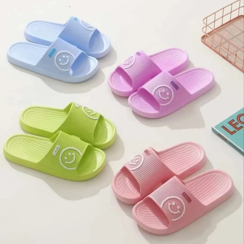 Novo estilo chinelos casa masculina antiderrapante fundo macio mudo banheiro banho casal estilo interior simples Smiley
