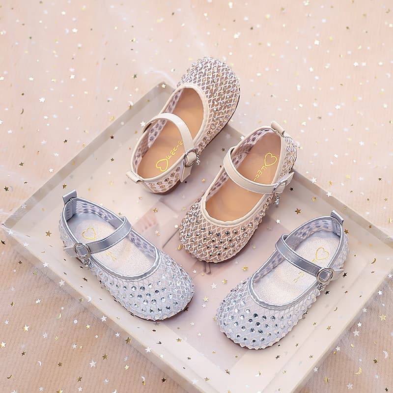 Meninas sapatos 2025 novo estilo verão meninas malha sola macia respirável sapatos de princesa sandálias do bebê verão ú