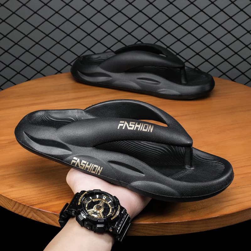 Chinelos de banho para banheiro masculino na moda verão 2022 novo estilo antiderrapante resistente ao desgaste exterior