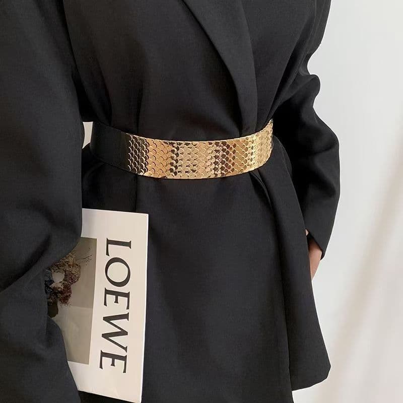 Cinto feminino elegante de cintura larga com decoração exclusiva em padrão de escamas de peixe, adequado para vestidos e