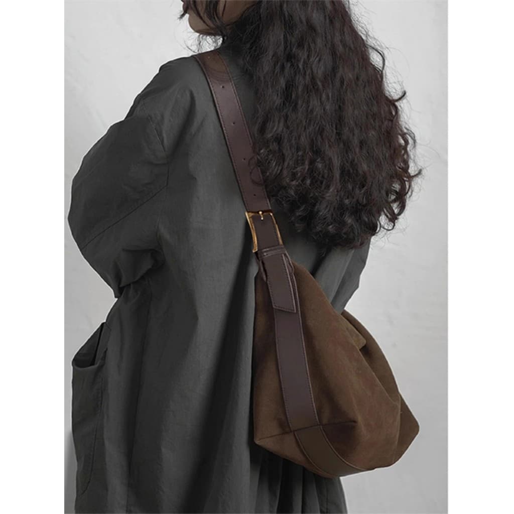 Bolsa de camurça feminina 2025 novo estilo All-Match High-End sentir grande capacidade Commuter Tote bolsa de ombro Retr