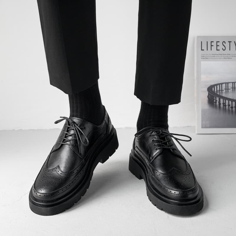 Sapatos de couro casuais masculinos roupa Formal negócios primavera tendência britânico Brooke esculpido preto All-Match
