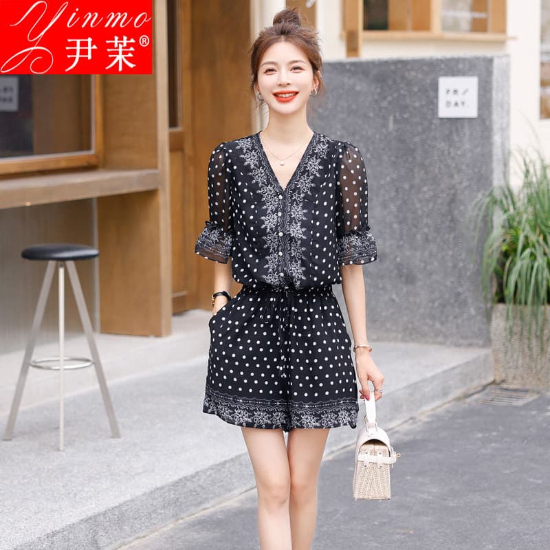 Elegante Polka Dot macacão feminino 2025 verão solto mais magro olhar com decote em V Chiffon Shorts de perna larga tern