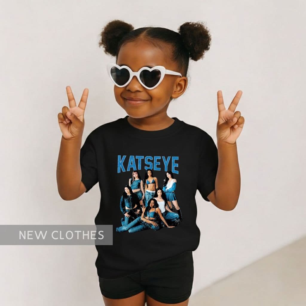 Camiseta Infantil Katsey Girl Group Música Pop Urbana Streetwear Estética Y2K Gringa Casual