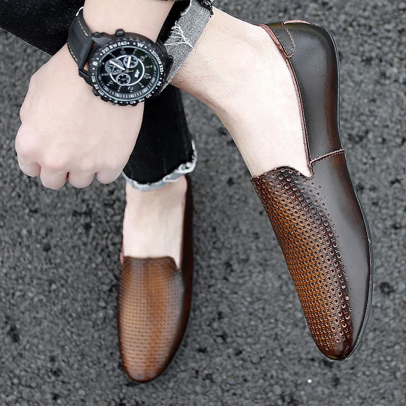 Sapatos de couro masculino 2026 novo estilo verão ervilhas sapatos de couro oco negócios masculino apontou Toe na moda s