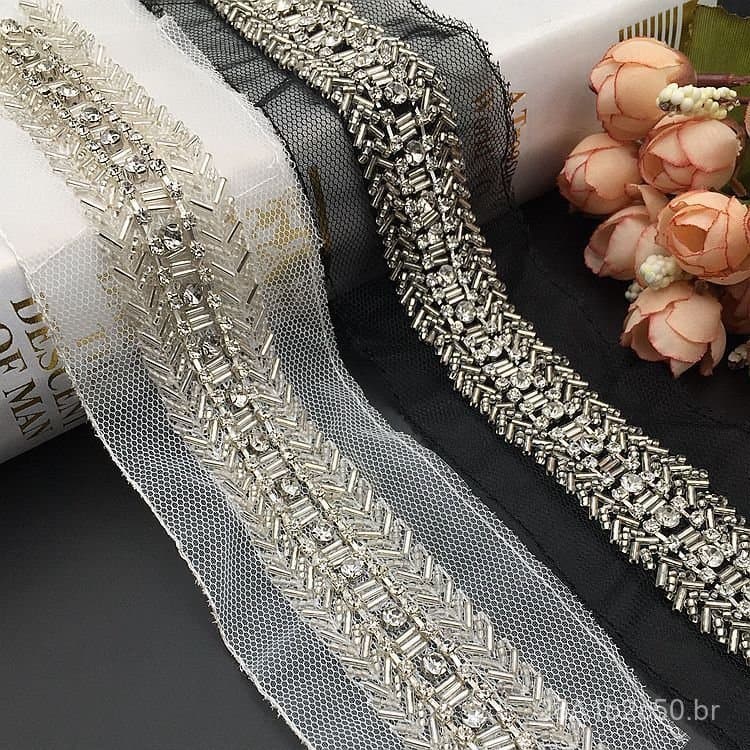 Novo lenço de cabeça com corrente de strass bordada à mão em padrão espinha de peixe do fabricante, acessórios de renda