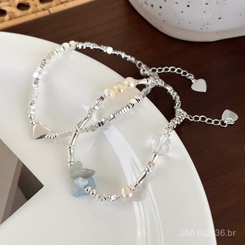 Pulseira vintage de metal prateado com contas triangulares de ferro e fragmentos de prata, design artístico em forma de