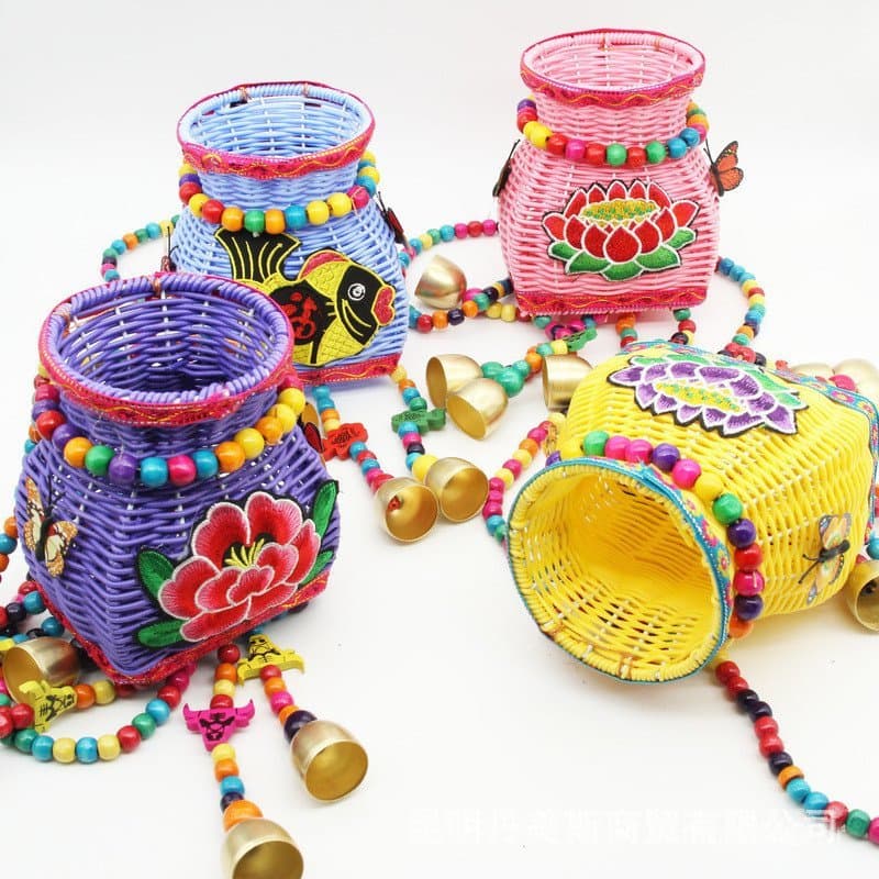 Cesto pequeno infantil, artesanato em estilo étnico de Yunnan, cesto pequeno tecido de forma padrão, decoração de parede