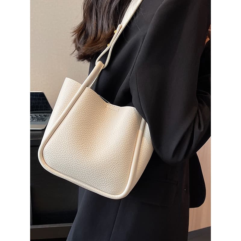 Bolsa pequena Popular deste ano feminina verão All-Match 2026 novo estilo bolsa mensageiro de um ombro textura bolsa bal