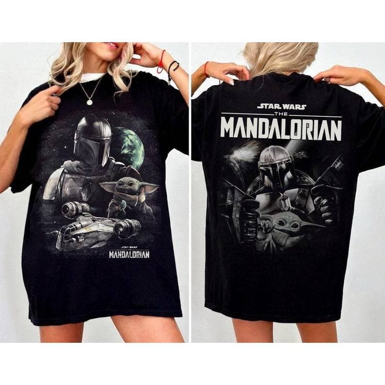 Camiseta Oversized Preta Unissex, Design Dupla Face com Personagens de Star Wars: The Mandalorian e Baby Yoda, Estilo