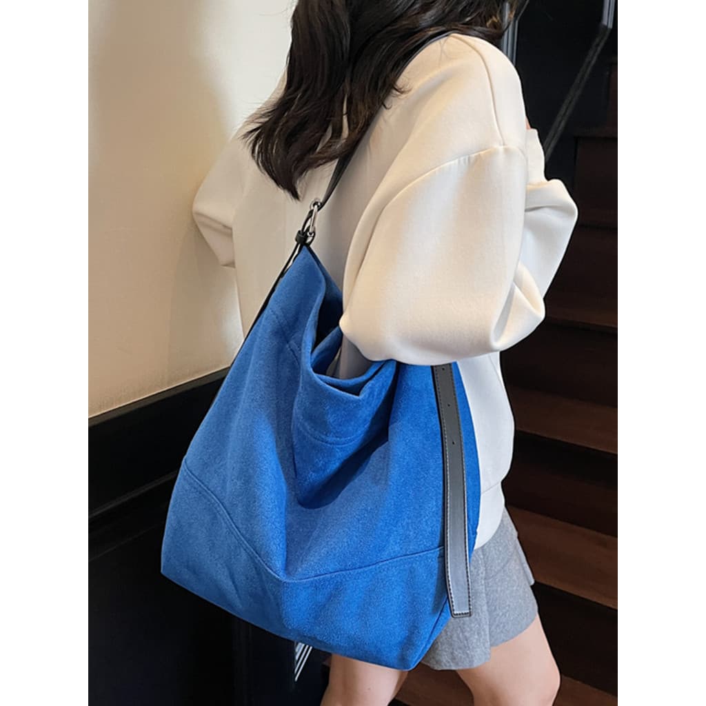 Bolsa de camurça feminina grande capacidade 2026 novo estilo outono inverno All-Match bolsa mensageiro de um ombro Retro