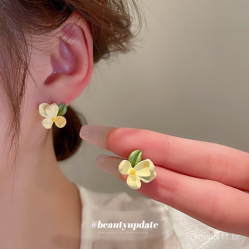 Brincos de flor e folha em prata, estilo coreano, frescos e delicados, fofos e únicos, brincos da moda populares entre a