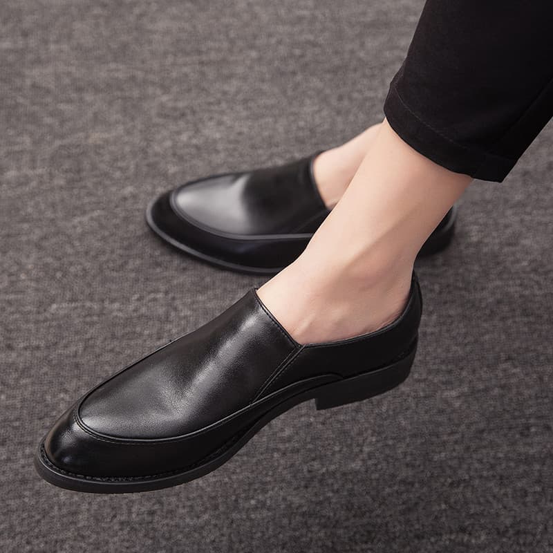 Sapatos de couro pequenos casuais masculinos de verão, versão coreana, bico fino, preto, moderno, jovem, roupa Formal, a