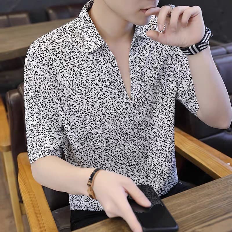 Verão de manga curta camiseta masculina camisa POLO de seda gelo com decote em V Floral meia manga bonito solto na moda