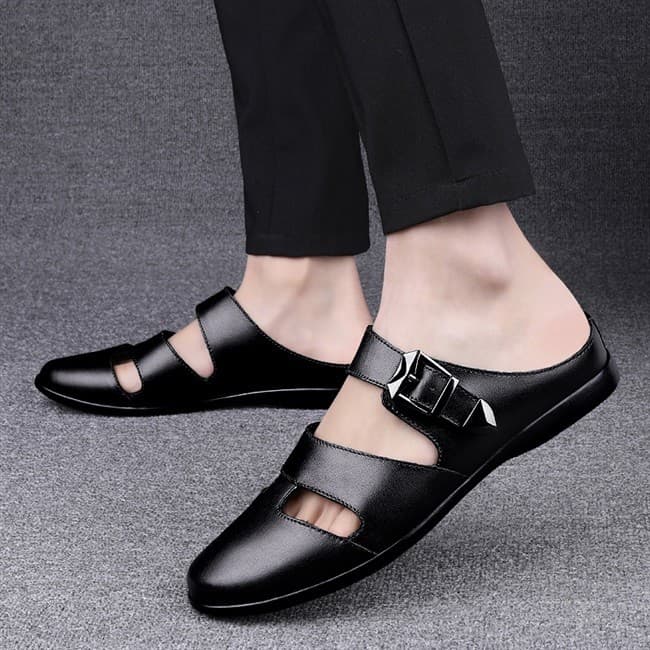Primeira camada de couro 2025 novo estilo verão sandálias de couro masculino tamanho 37 oco sapatos meia chinelos