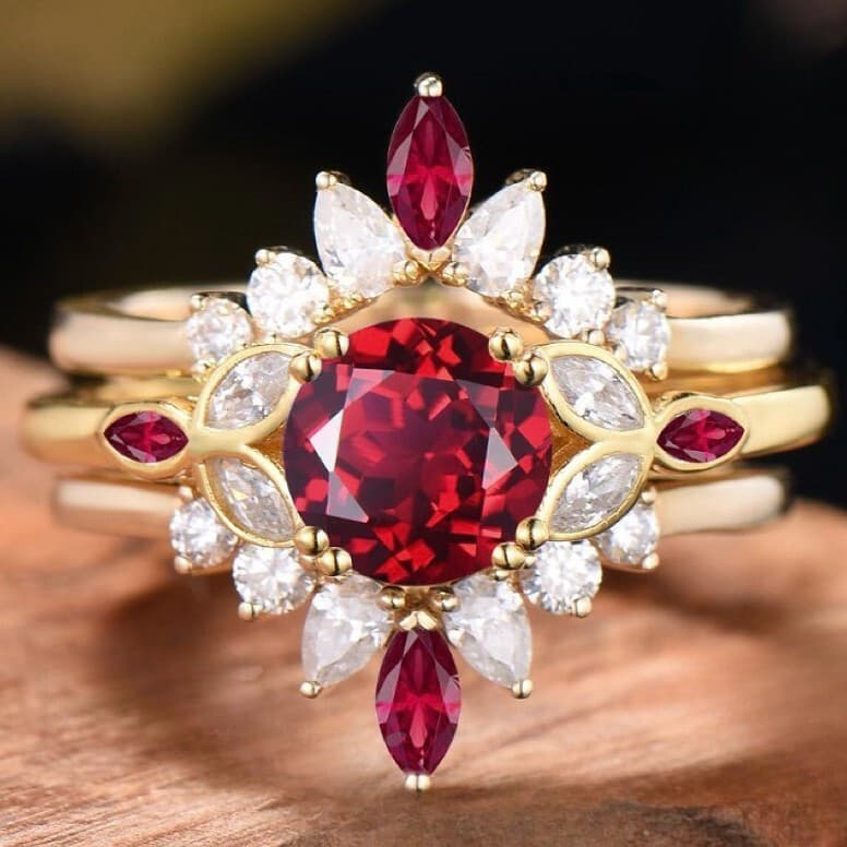 Anel Feminino Monique Blood Red Pigeon, Anel de Moissanite Vermelha de 2 Quilates em Forma de Gota de Girassol
