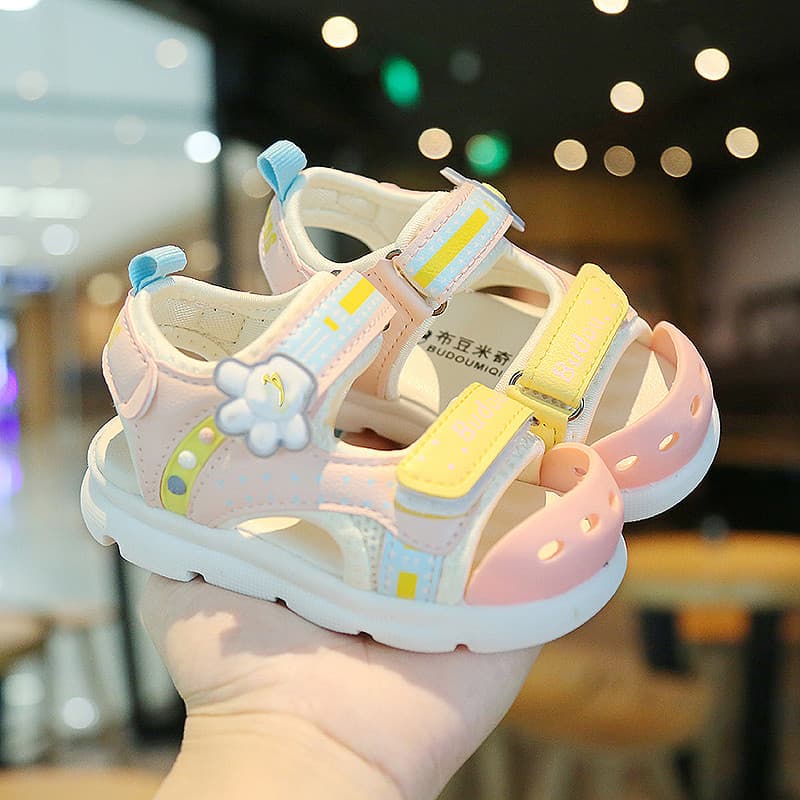 2025 meninas sandálias Baotou sola macia verão crianças sandálias meninos médio pequeno meninos bebê função Velcro