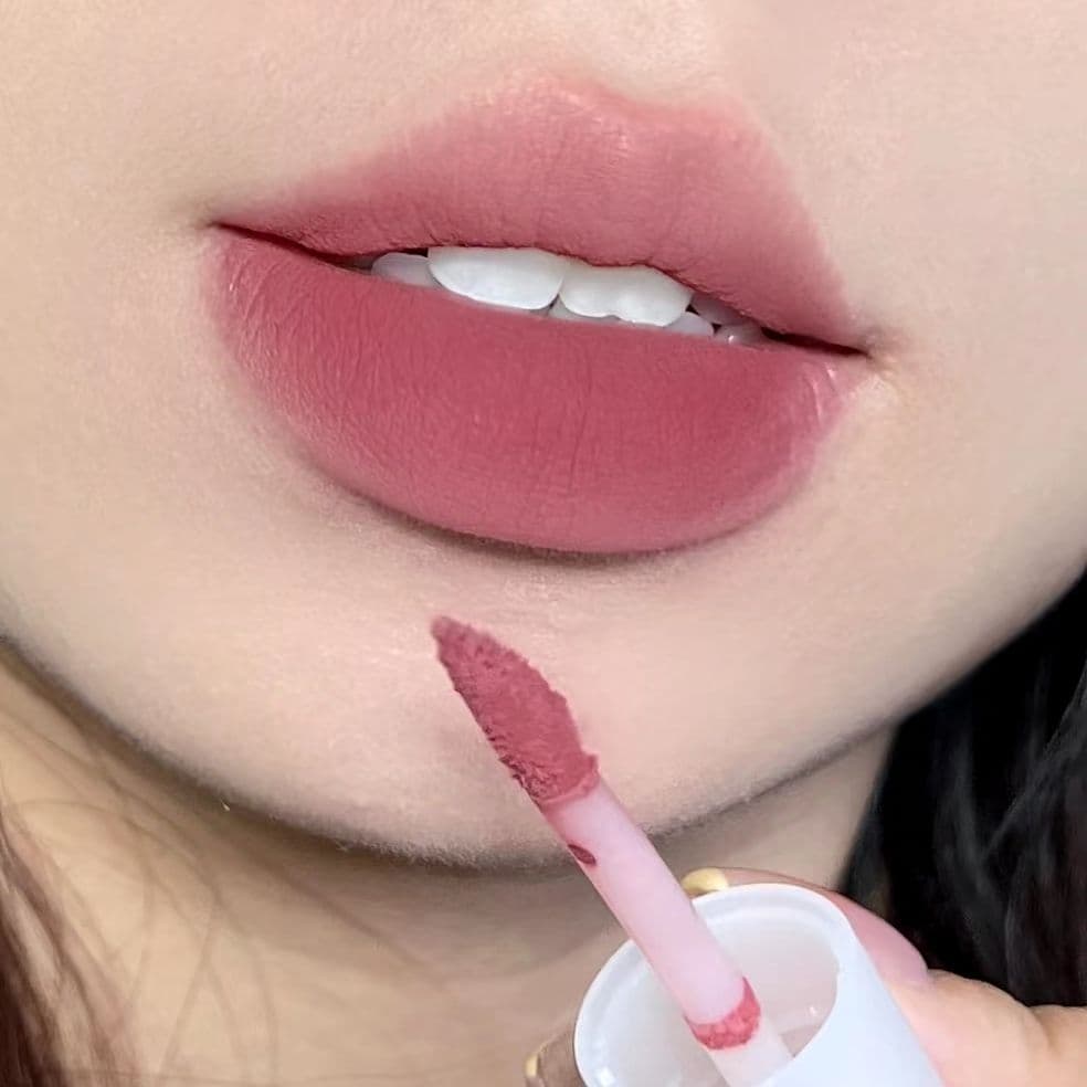 Pele de oliva repetida coração juduo juduo laranja lábio esmalte pequeno leite lama luz outono inverno fosco cor Nude lá