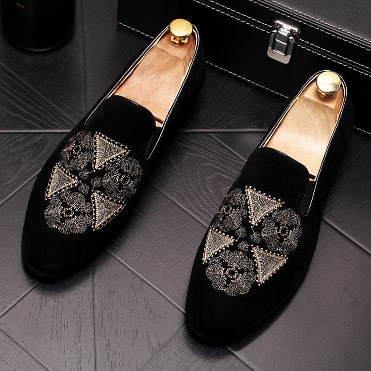 Mocassins juvenis masculinos com bico fino, sapatos masculinos da moda, sapatos preguiçosos com aumento interno, mocassi
