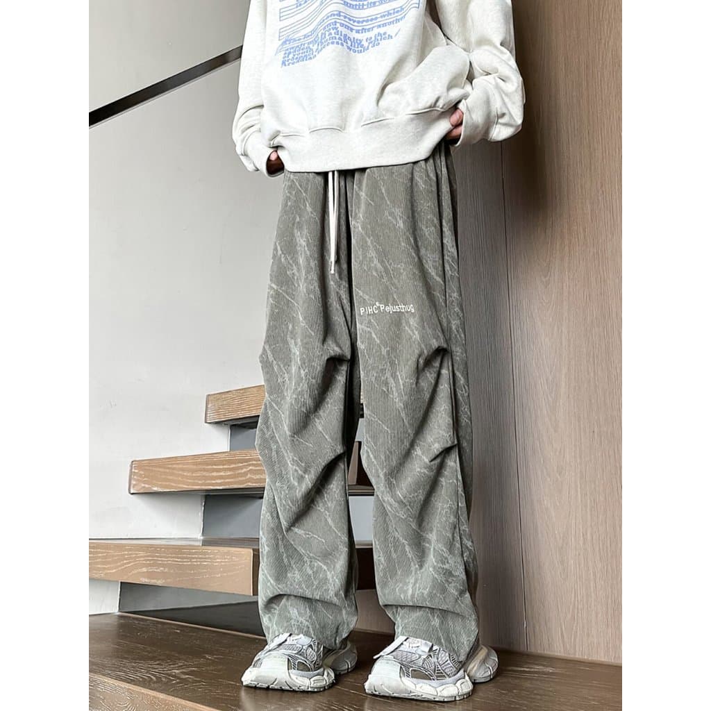 Calças de veludo masculinas outono inverno novo estilo Street Wear plissado paraquedista calças tamanho grande solto em