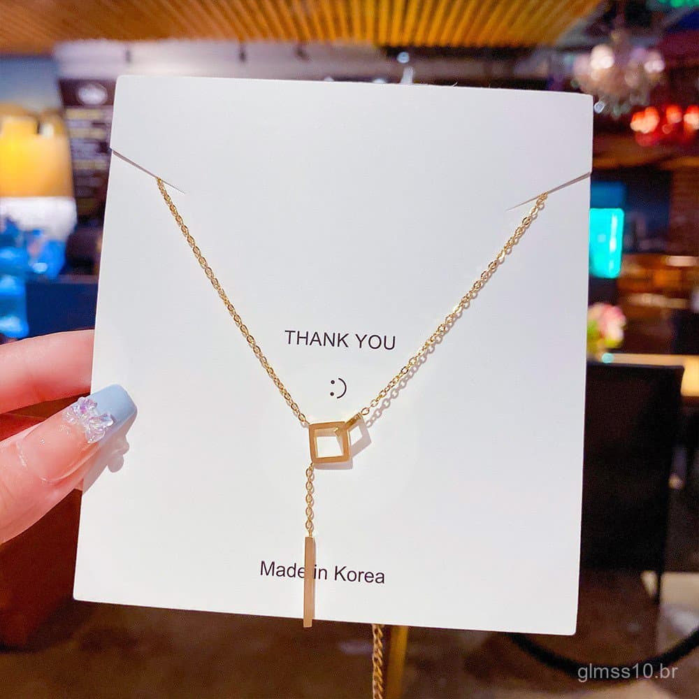 Colar personalizado em ouro 18K para mulheres, design de luxo leve e exclusivo, corrente de clavícula em aço titânio de
