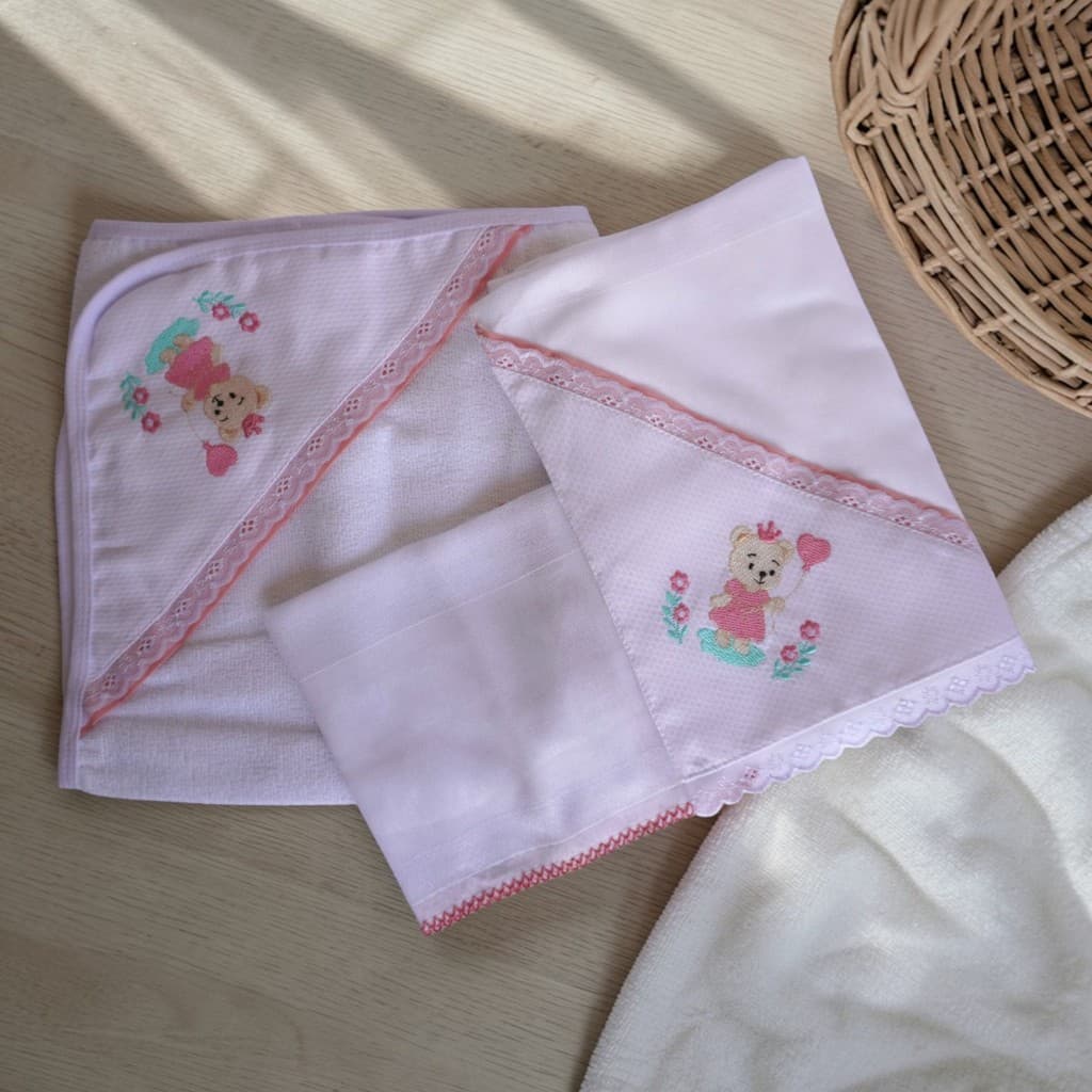 Kit Toalha Bebê Rosa 3 Peças 100% Algodão Capuz Fralda Boca Rosa Seco