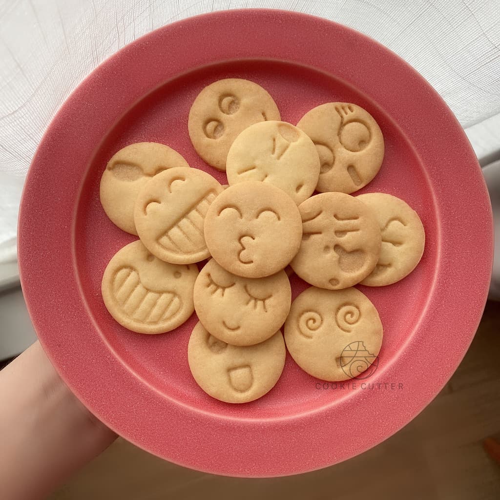 Estilo japonês fresco criativo engraçado expressão redonda molde de biscoito Smiley biscoito tridimensional carimbo mold