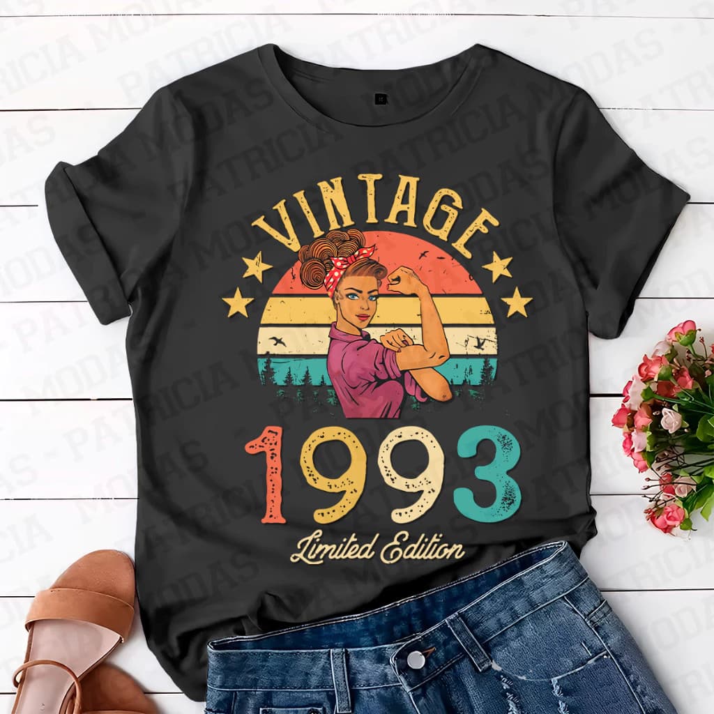 Camiseta Unissex Camisa Casual Confortável Estilosa 100% Algodão Vintage Mulher 1993 T-shirt