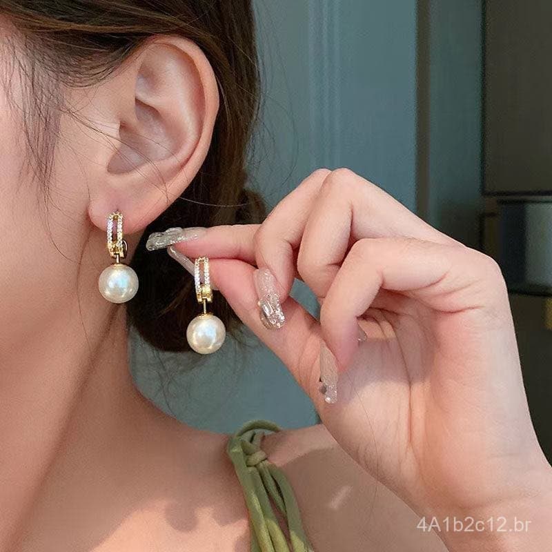 Brincos de prata 925 com cinco pérolas, elegantes e versáteis, um acessório de brinco multifuncional.