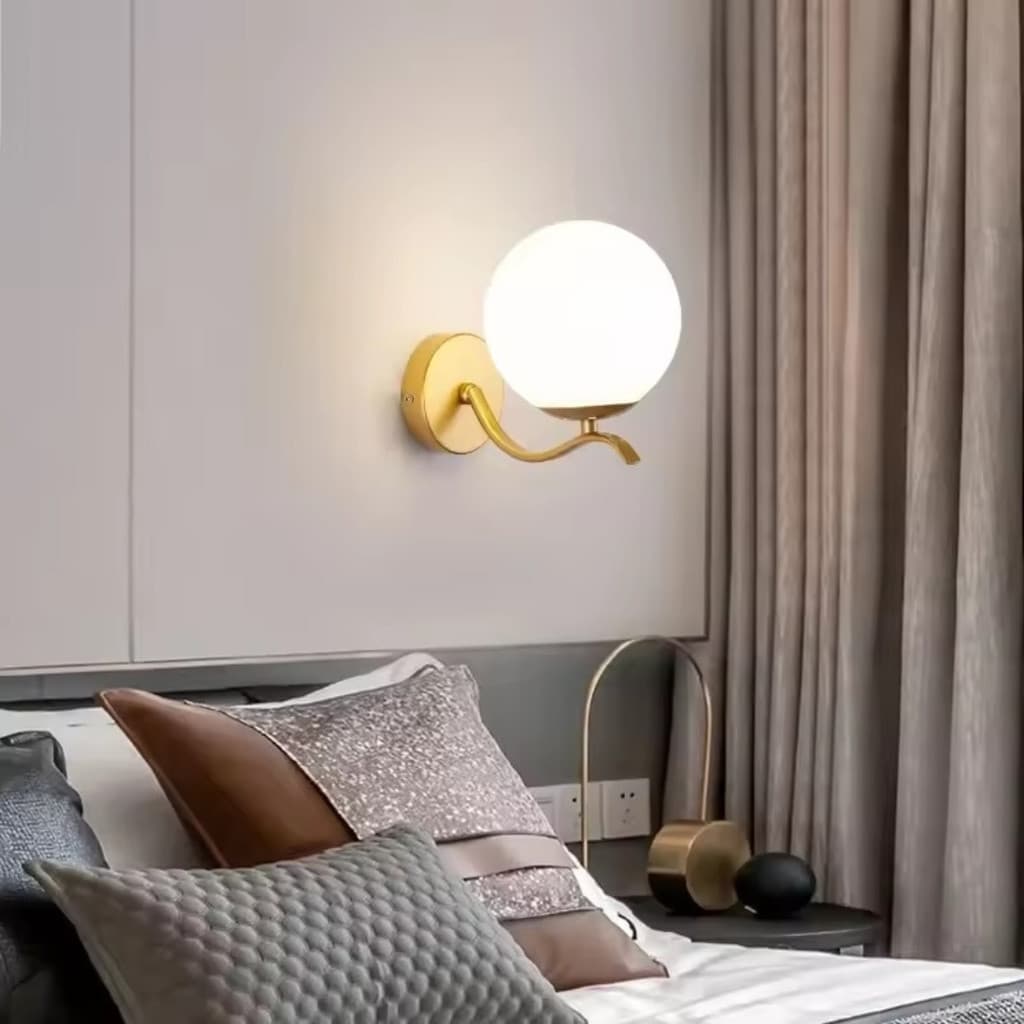 Arandela de Parede LED Estilo Nórdico Dourado – Iluminação Minimalista para Quarto e Sala