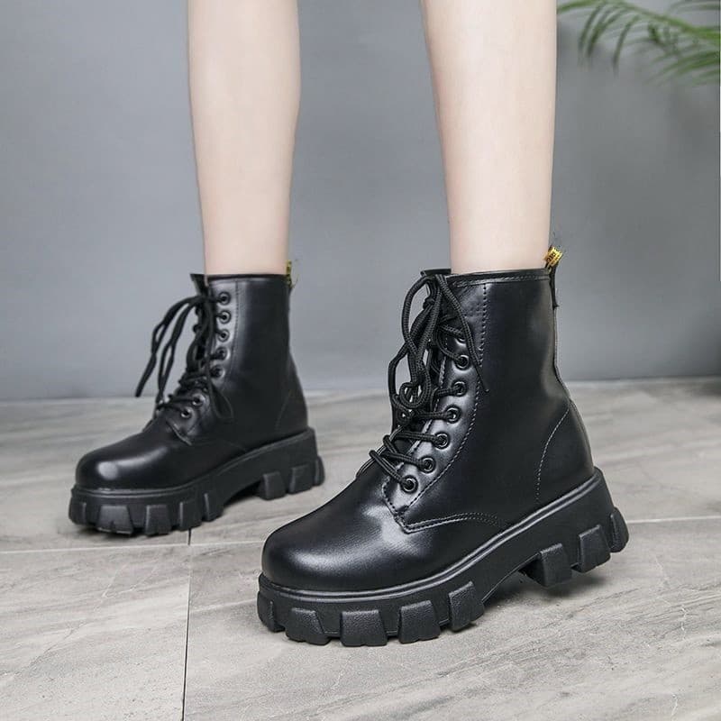 W inverno feminino ins botas únicas mais veludo legal estilo britânico sola grossa outono novo estilo Martin botas quent