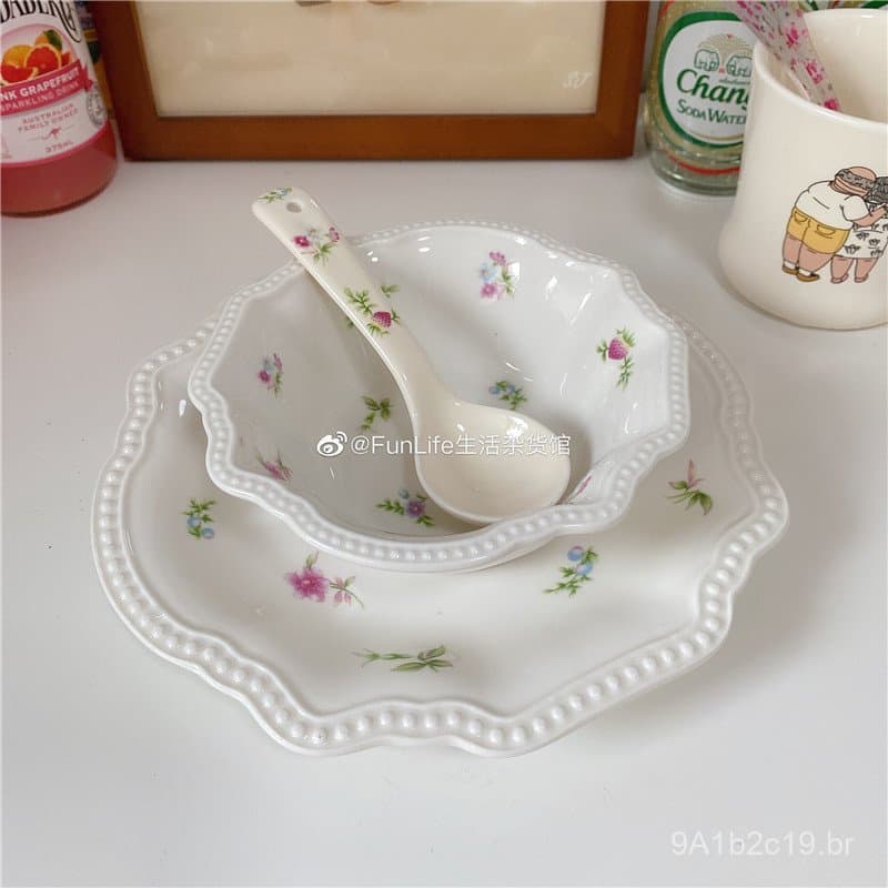 Novo conjunto de pratos e tigelas de cerâmica com padrão floral em relevo estilo INS da Xinming, prato de sobremesa mode