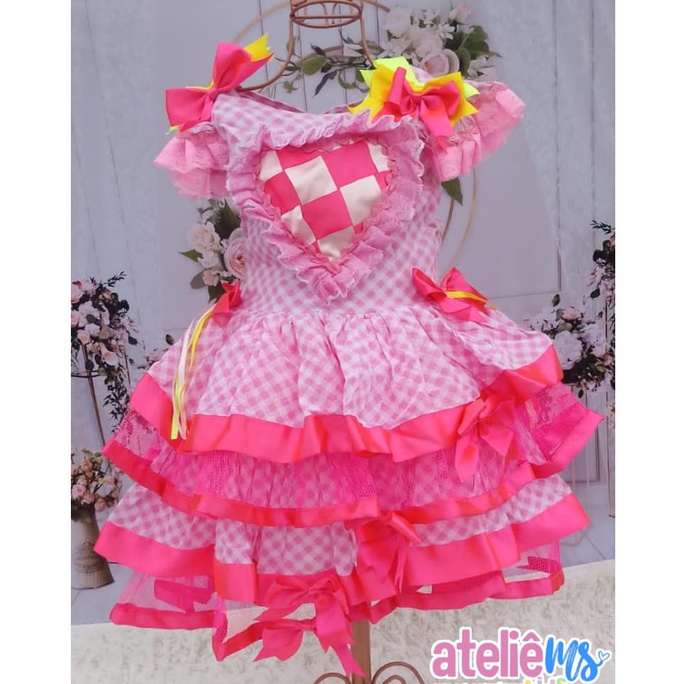 Vestido de festa junina xadrez rosa com laços neon