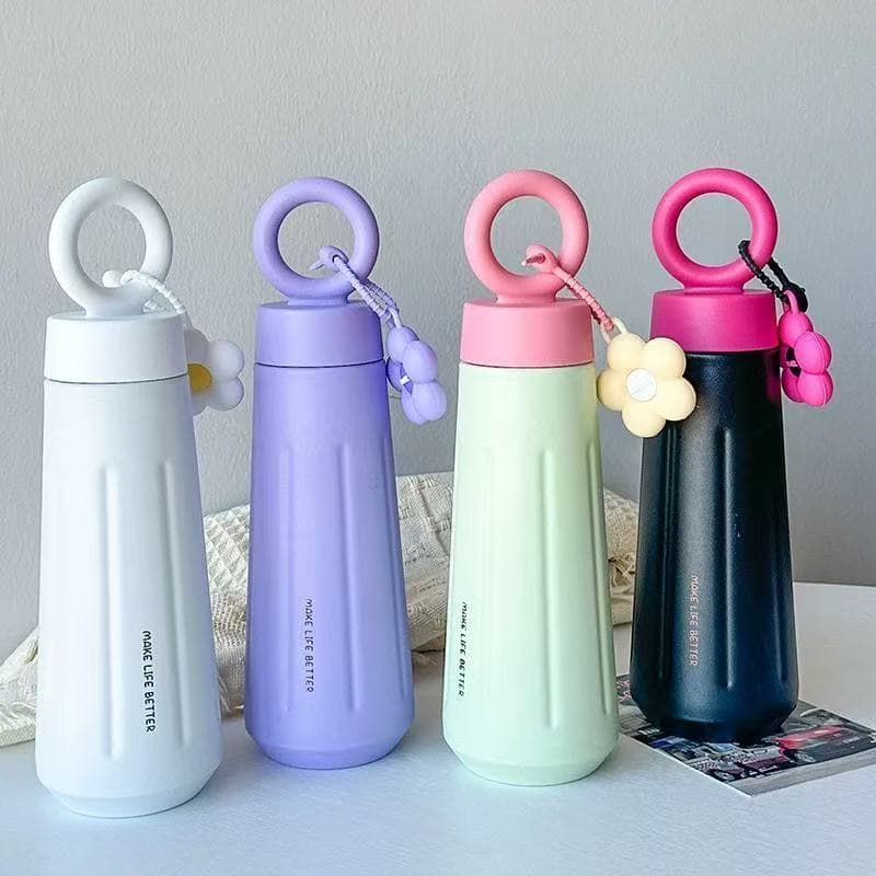 Garrafa térmica de Aço lnoxi com Alça e Chaveiro de Flor 450ml #011
