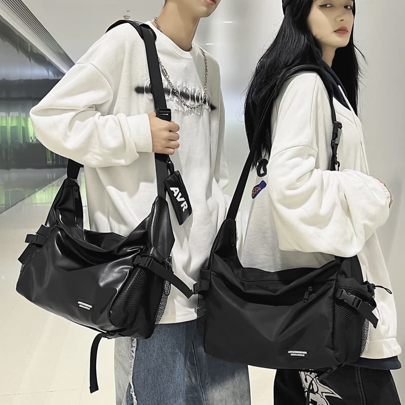 Estilo de ferramentas série escura saco do mensageiro feminino ins Street Wear Harajuku função estudantes universitários