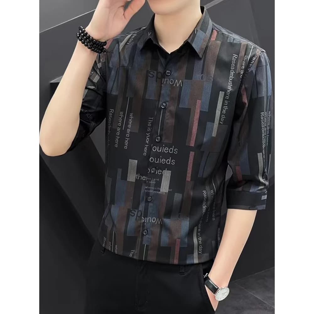 Camisa de manga curta masculina verão 2023 novo estilo listrado estilo fino gelo seda moda sem costura não-ferro manga d