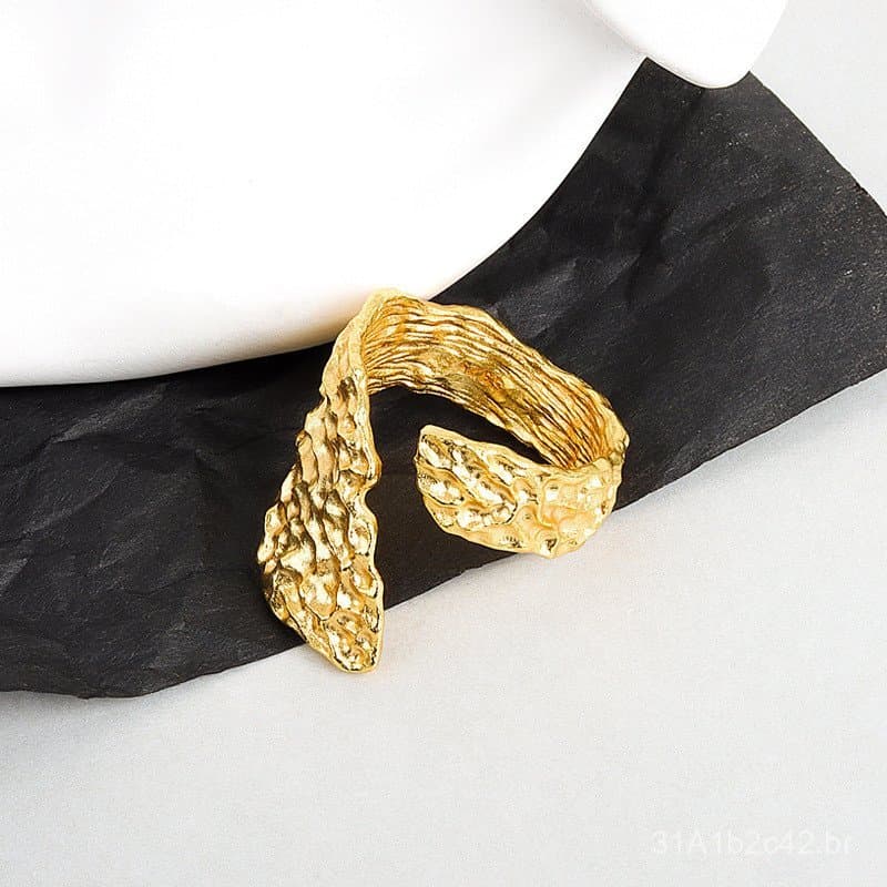 Anel vintage europeu e americano com padrão martelado, banhado a ouro 14K, conjunto de duas peças elegante e versátil, a
