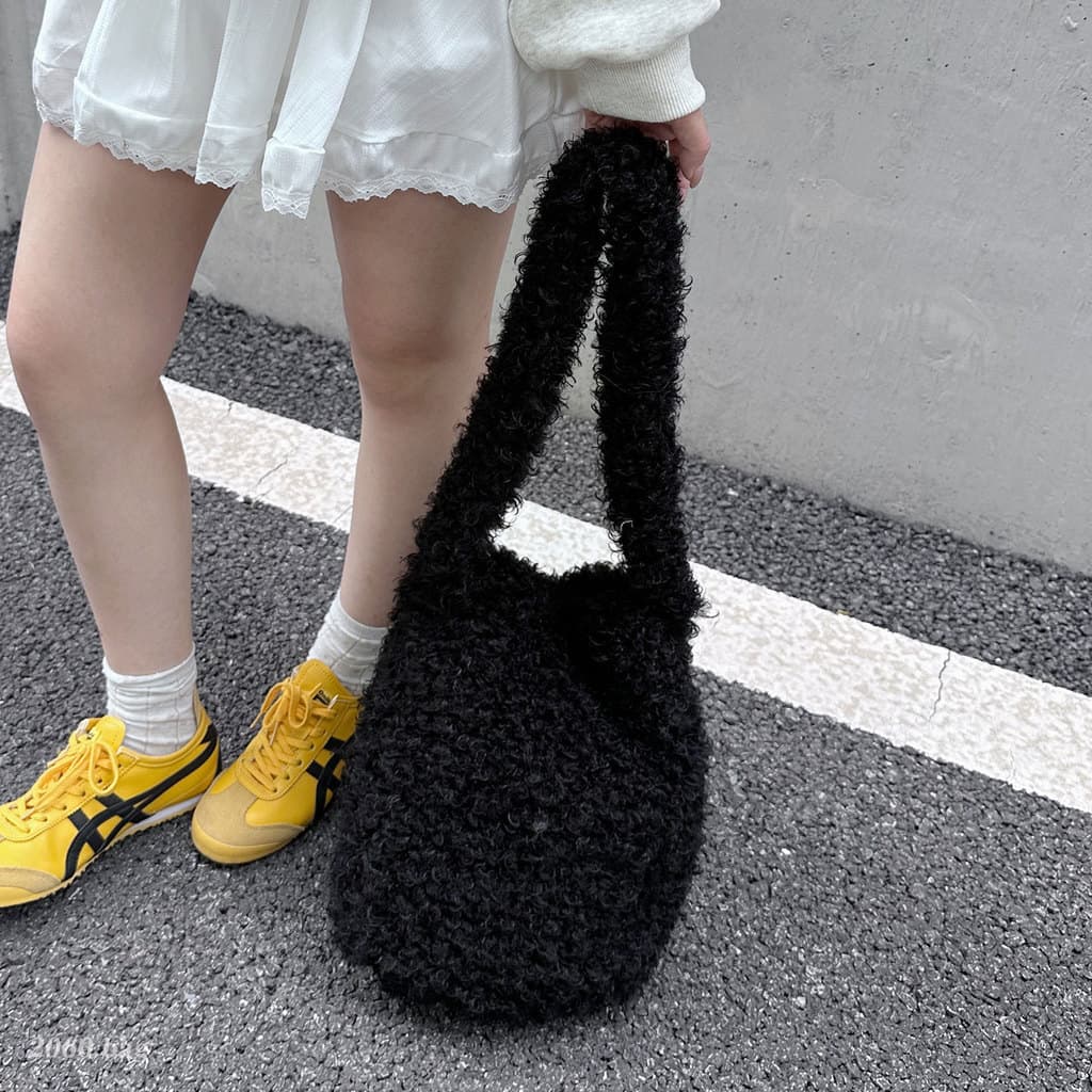 Outono inverno pelúcia grande capacidade saco de um ombro 2025 novo estilo feminino simples High-End Casual de um ombro