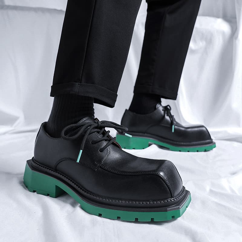 Novo estilo grande dedo do pé quadrado sapatos de couro na moda masculino sola grossa único Casual Derby sapatos britâni
