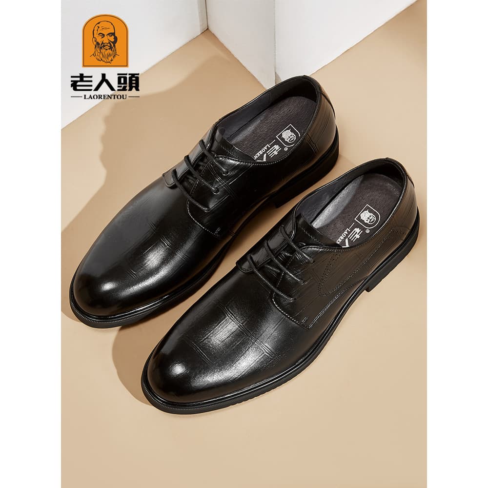 Sapatos masculinos de dedo do pé idoso 2026 verão novo estilo casamento noivo sapatos de couro genuíno respirável Derby