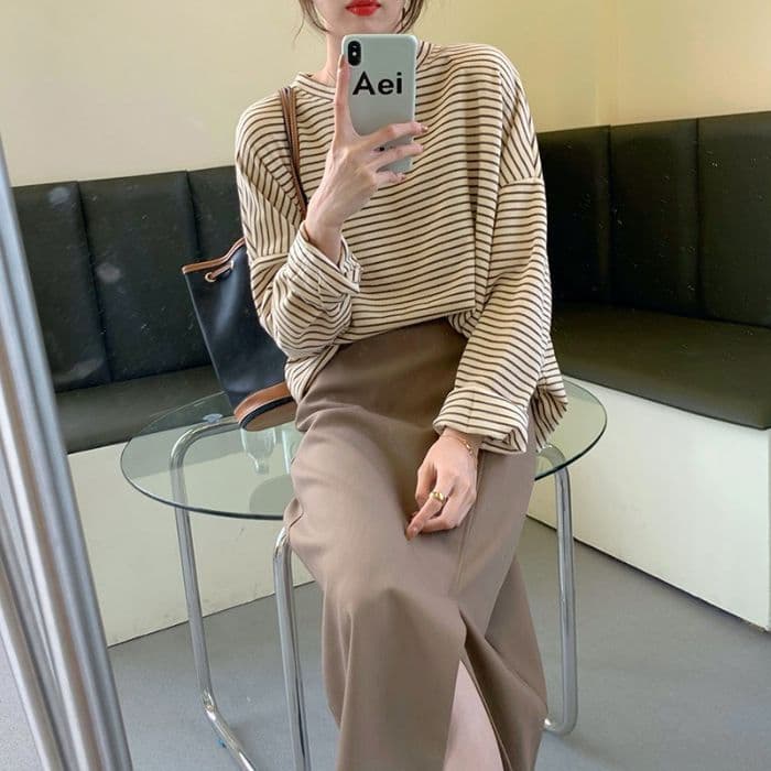 2025 outono feminino fino solto em torno do pescoço listrado manga comprida camiseta mais magro olhar elegante All-Match
