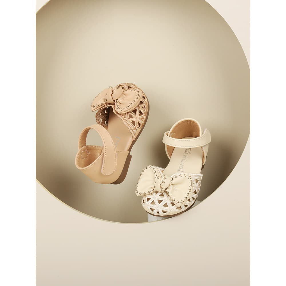 2026 verão novo estilo meninas sapatos de princesa Baotou sandálias de bebê de sola macia 1-3 anos de idade bebê antider