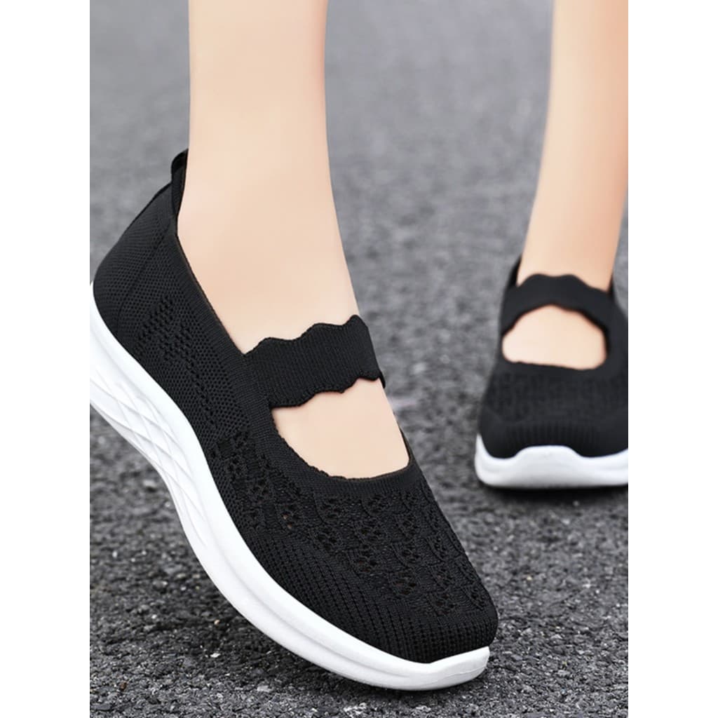Primavera verão velho pequim Net sapatos femininos respirável voando tecido malha mãe sandálias boca rasa antiderrapante