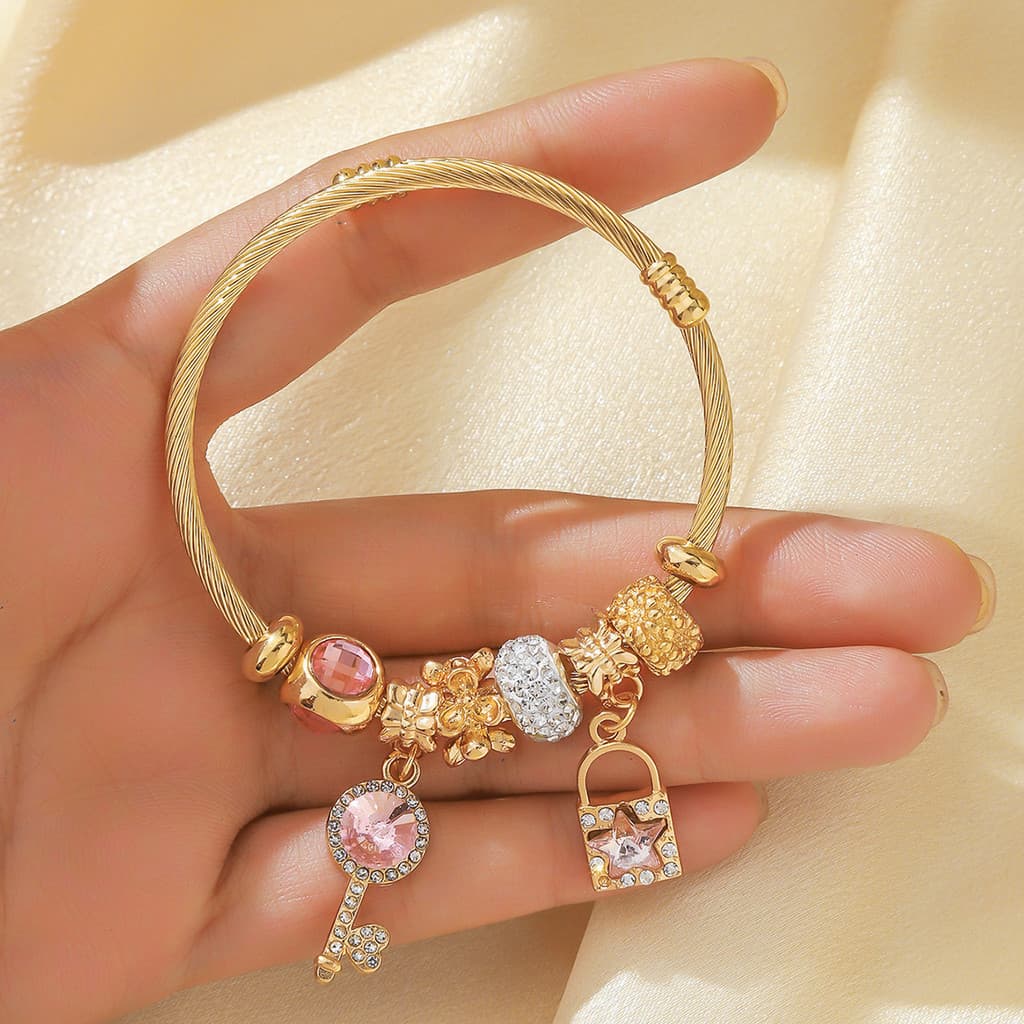 Pulseira feminina de estilo europeu e americano com fecho de chave e pingente de arco-íris, presente de aniversário para