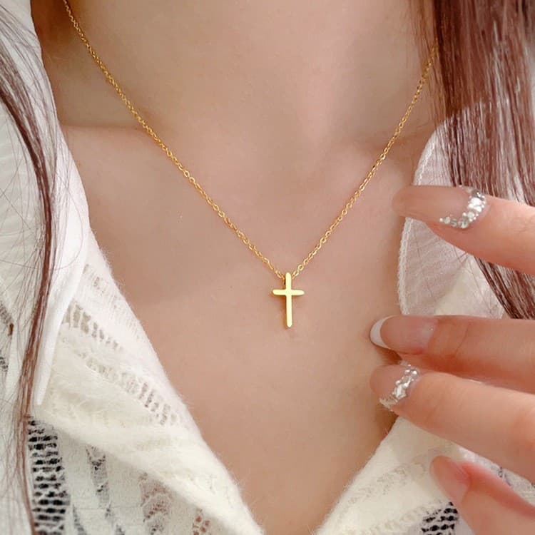 [Estoque pronto] Colar de cruz feminino 2024 novo estilo pingente de ouro 18k corrente de clavícula colar feminino de al