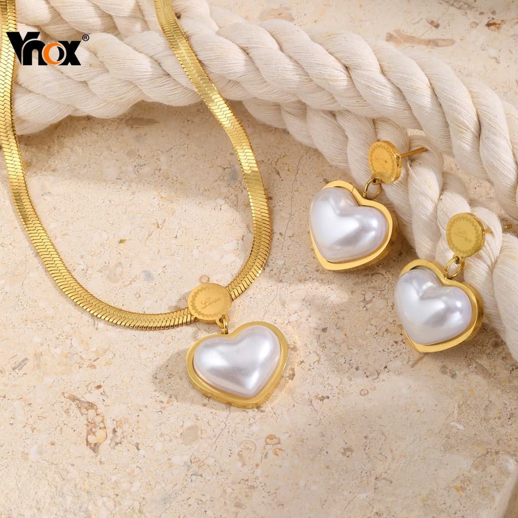 Colar com Pingente de Coração de Pérola Vnox, Elegante Conjunto de Colar e Brincos à Prova d'Água para Mulheres