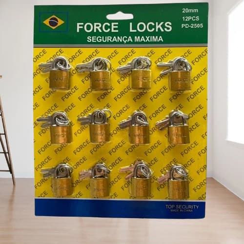 KIt 4 cadeados tamanho 20  ideal para bagagens  malas bolsas armarios etc FORTE