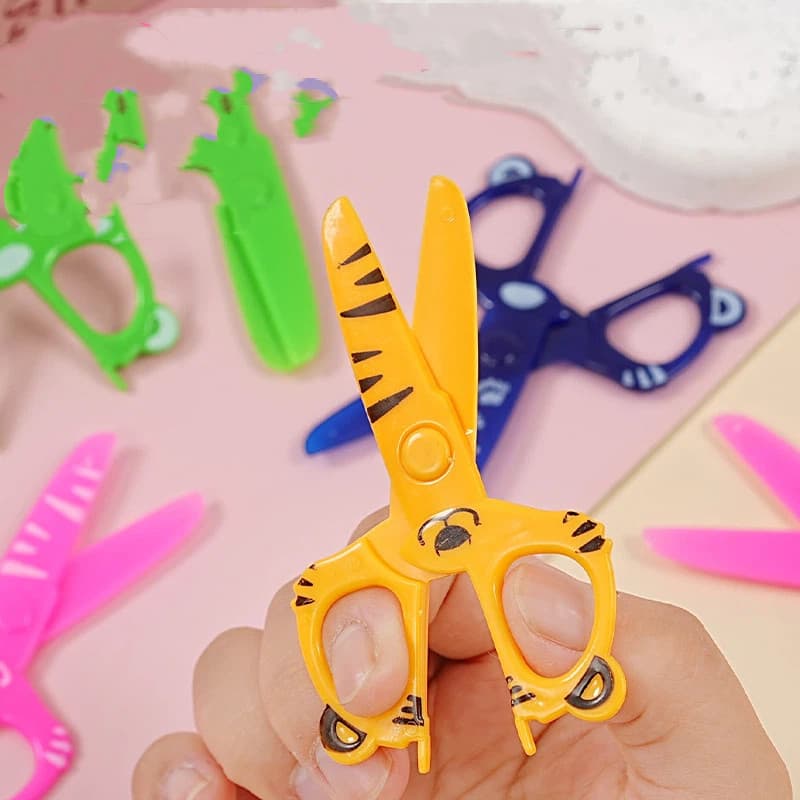 Pequena tesoura pequena tesoura artesanal Material plástico não machuca as mãos crianças DIY tesoura tigre