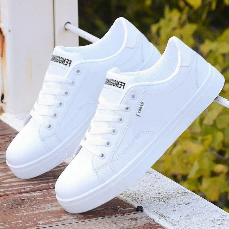 Sapatos masculinos 2026 primavera novo estilo masculino All-Match sola macia Casual sapatos brancos de cano baixo mascul
