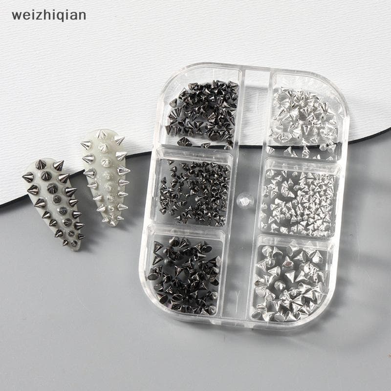 [T & B] 6 Grades Y2K Punk Metal Rebite Prego Encantos Cone Tamanho Misto Prata Nail Art Studs 3D Elegante Liga Spike Par